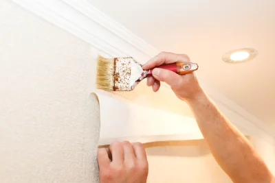Pose de papier peint à Préty — revêtements muraux et toiles de verre